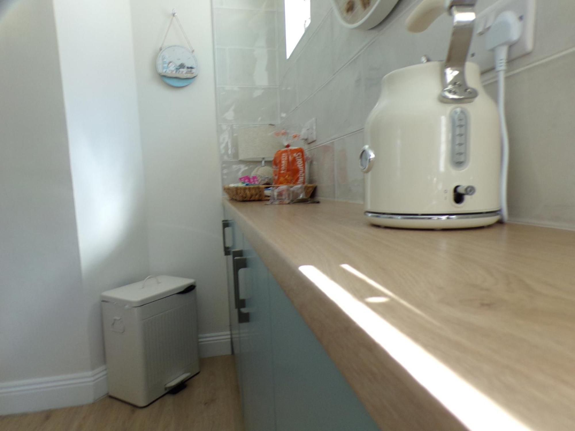 3Thedome - Luxury Ground Floor Apartment Opposite The Beach, Barton On Sea Extérieur photo