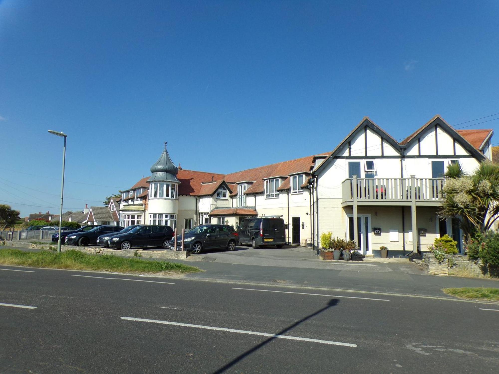 3Thedome - Luxury Ground Floor Apartment Opposite The Beach, Barton On Sea Extérieur photo